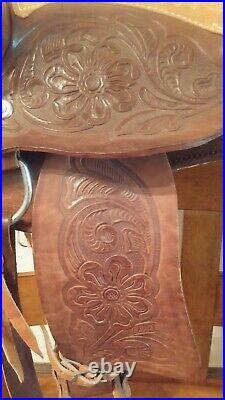 10.5 LEATHER WESTERN YOUTH PONY SADDLE TOOLED WithROSES MADE IN MEXICO