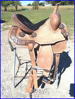 14 Silver Royal Pistol Annie western barrel saddle withcrossed pistol conchos