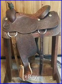 15 1/2 Used Hereford Roping Saddle