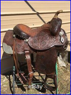 15.5 Used/vintage Longhorn Western trail /pleasure saddle withsilver US made VGC