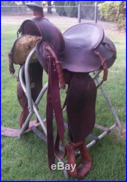 15 vintage Visalia Saddle, D E Walker Roping Saddle, Buckaroo, Ranch Roping, DECOR