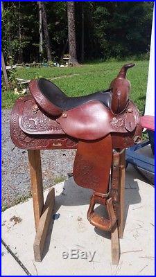 Circle Y western pleasure saddle. Used in good condition