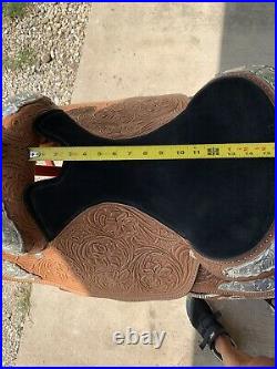 Excellent Condition Circle Y Show Saddle- Regular Tree-Complete Package