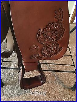 Gorgeous Used Circle Y Park and Trail Western Saddle 15