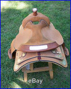 Great condition CRATES western show saddle 16 inches free carrier