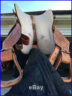 Tex Tan 16 Inch FQHB Show Saddle With Saddle Bag