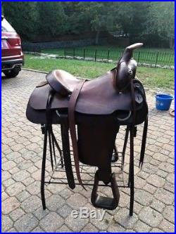 Vintage Circle Y 15 1/2 Western saddle
